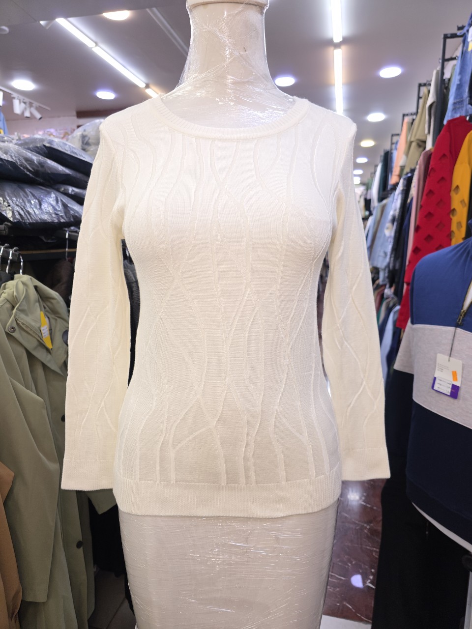 بلوز زنانه بافت شیری AV1221