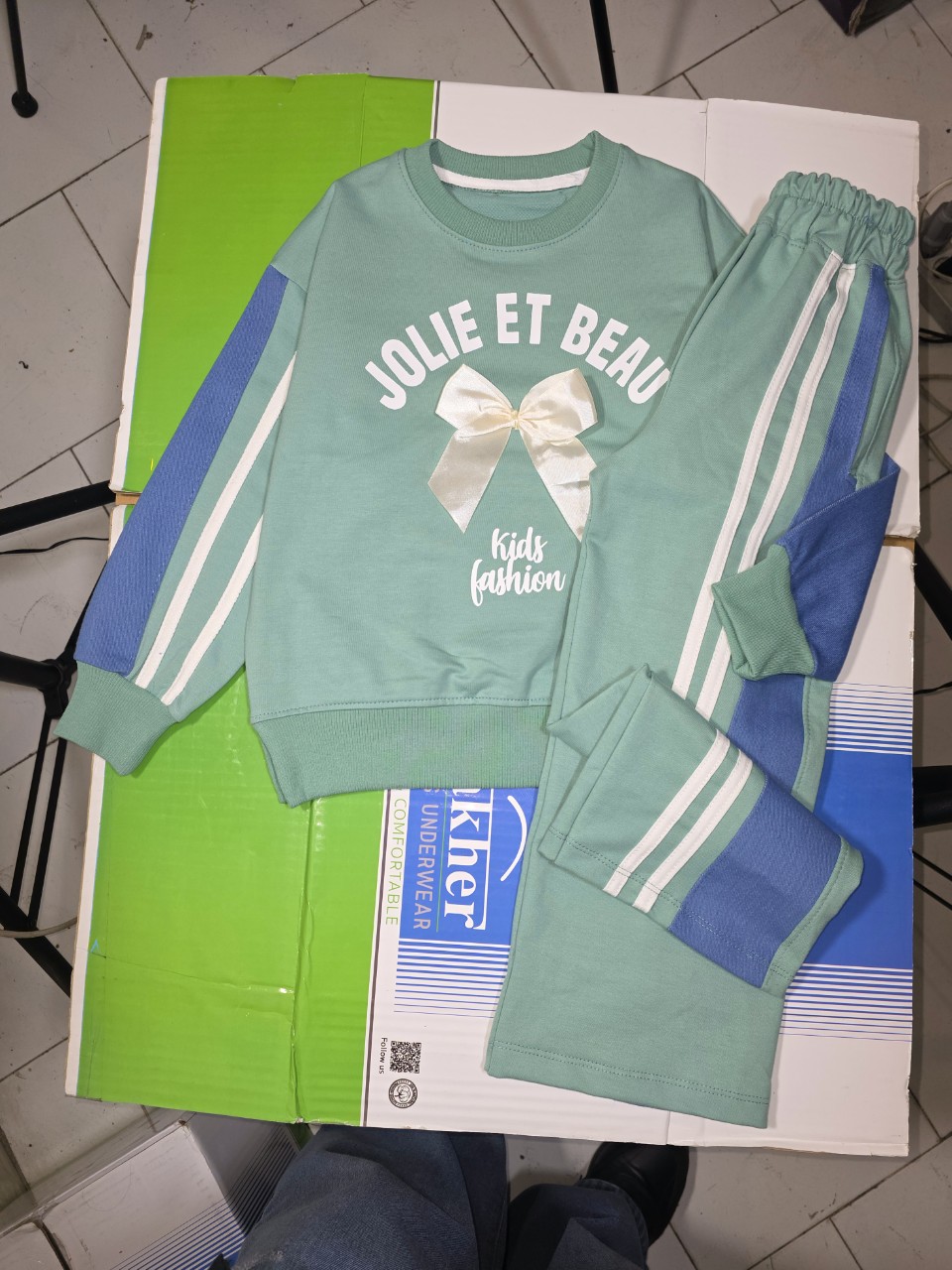 ست دخترانه بلوز شلوار دورس و جین سبز CT1047 سایز45