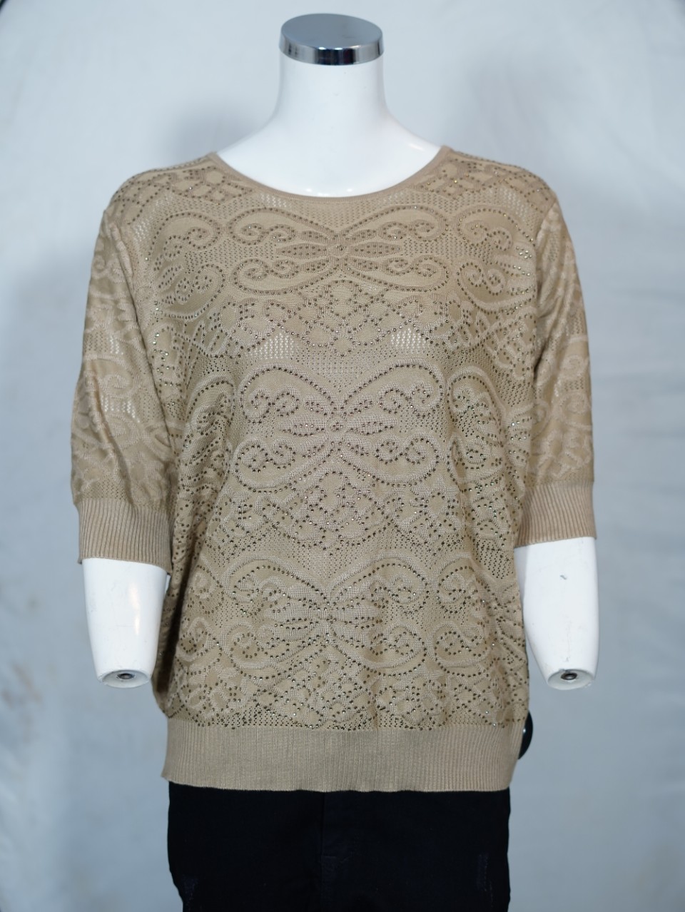 تیشرت زنانه یقه گرد نگین دار توری نسکافه ای DA7011