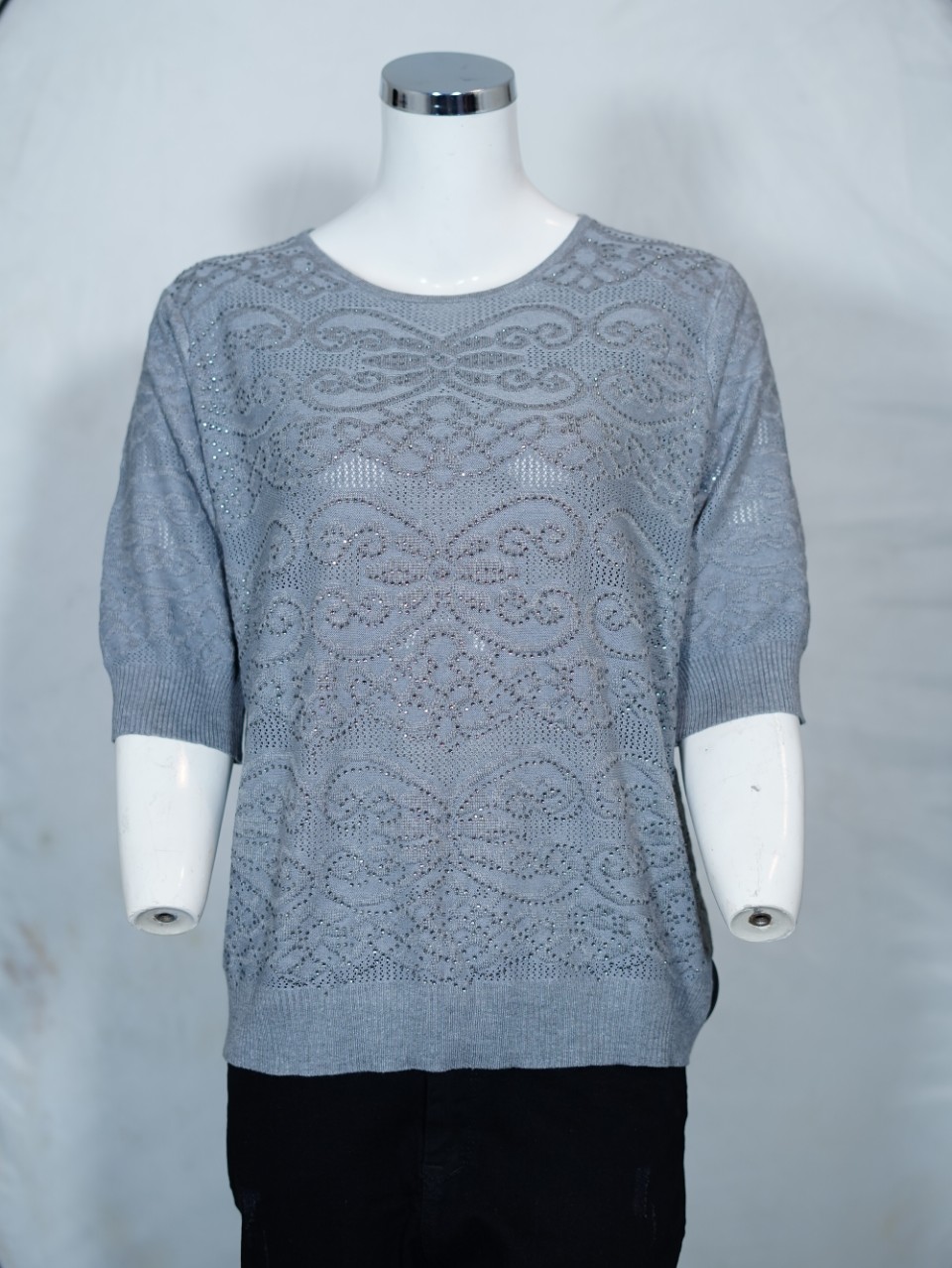 تیشرت زنانه یقه گرد نگین دار توری طوسی DA7011