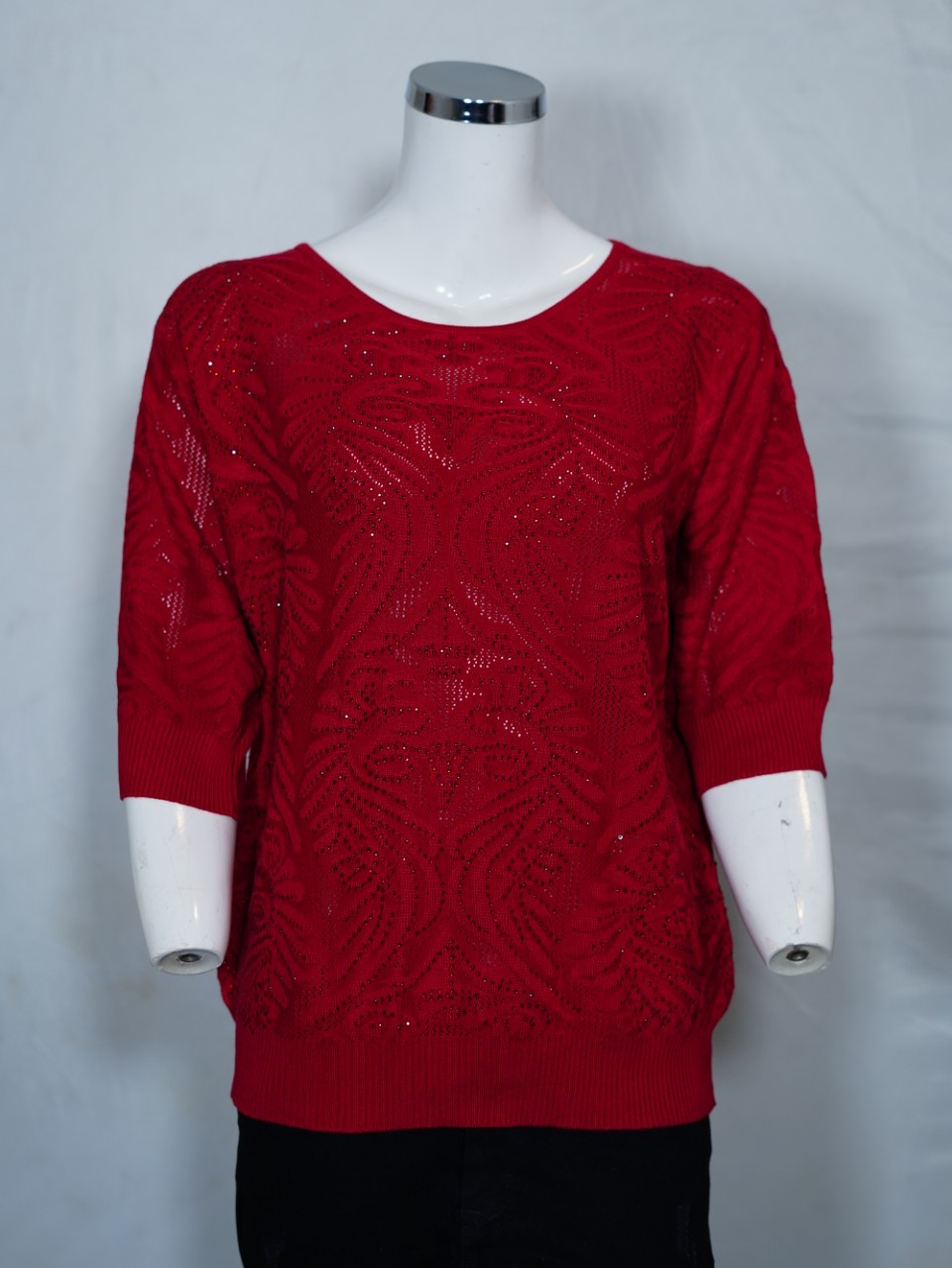 تیشرت زنانه یقه گرد نگین دار توری قرمز DA7014