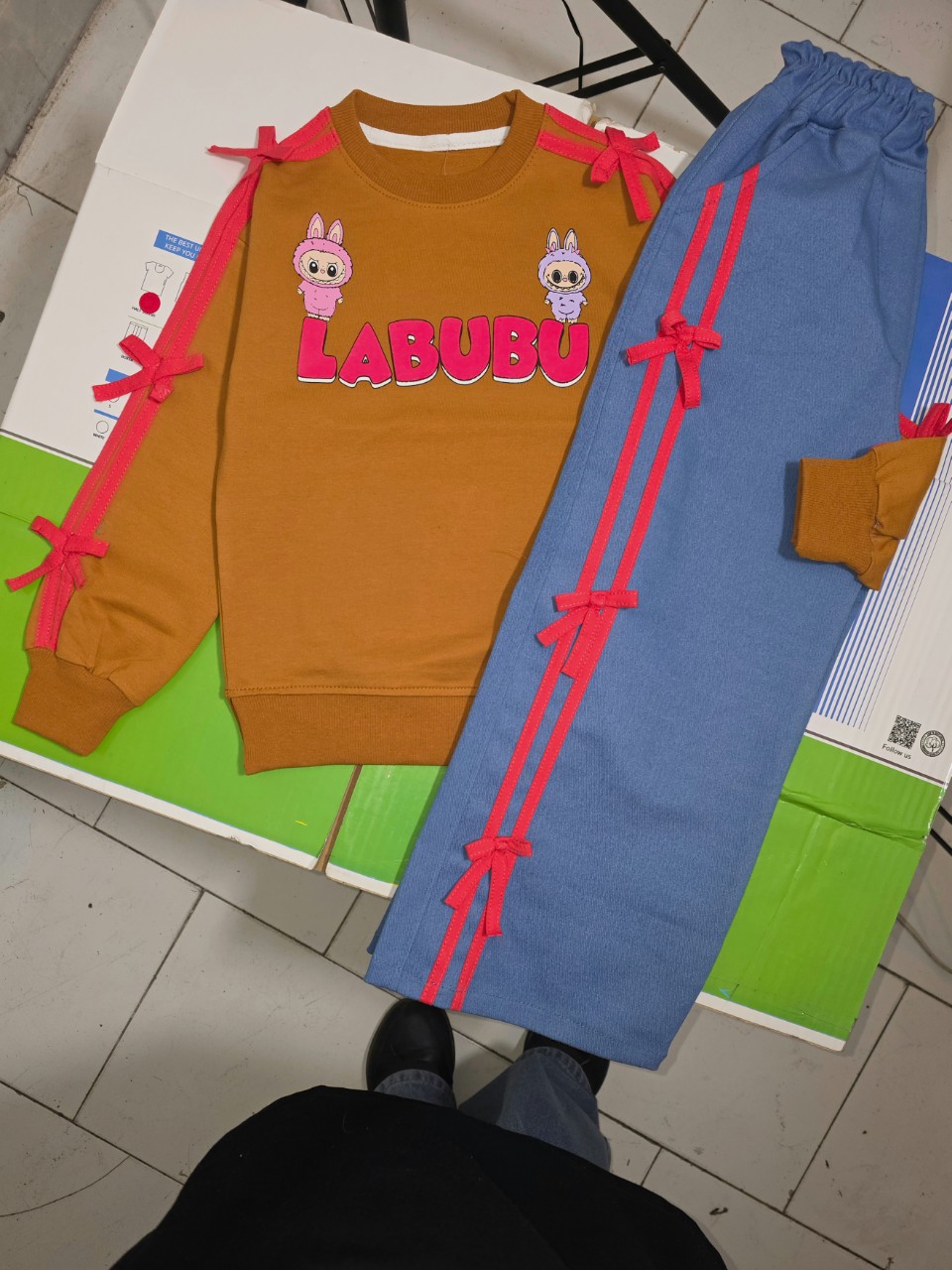 ست دخترانه بلوز شلوار دورس و جین لبوبو قهوه ای CT1044 سایز45