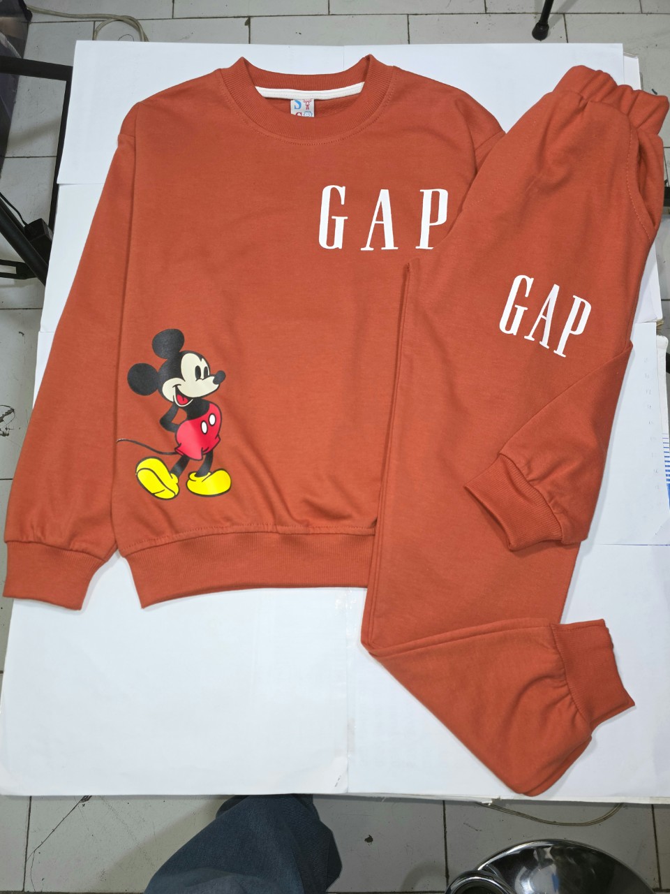 ست پسرانه بلوز شلوار گپ میکی موس نارنجی AD3174 سایز40