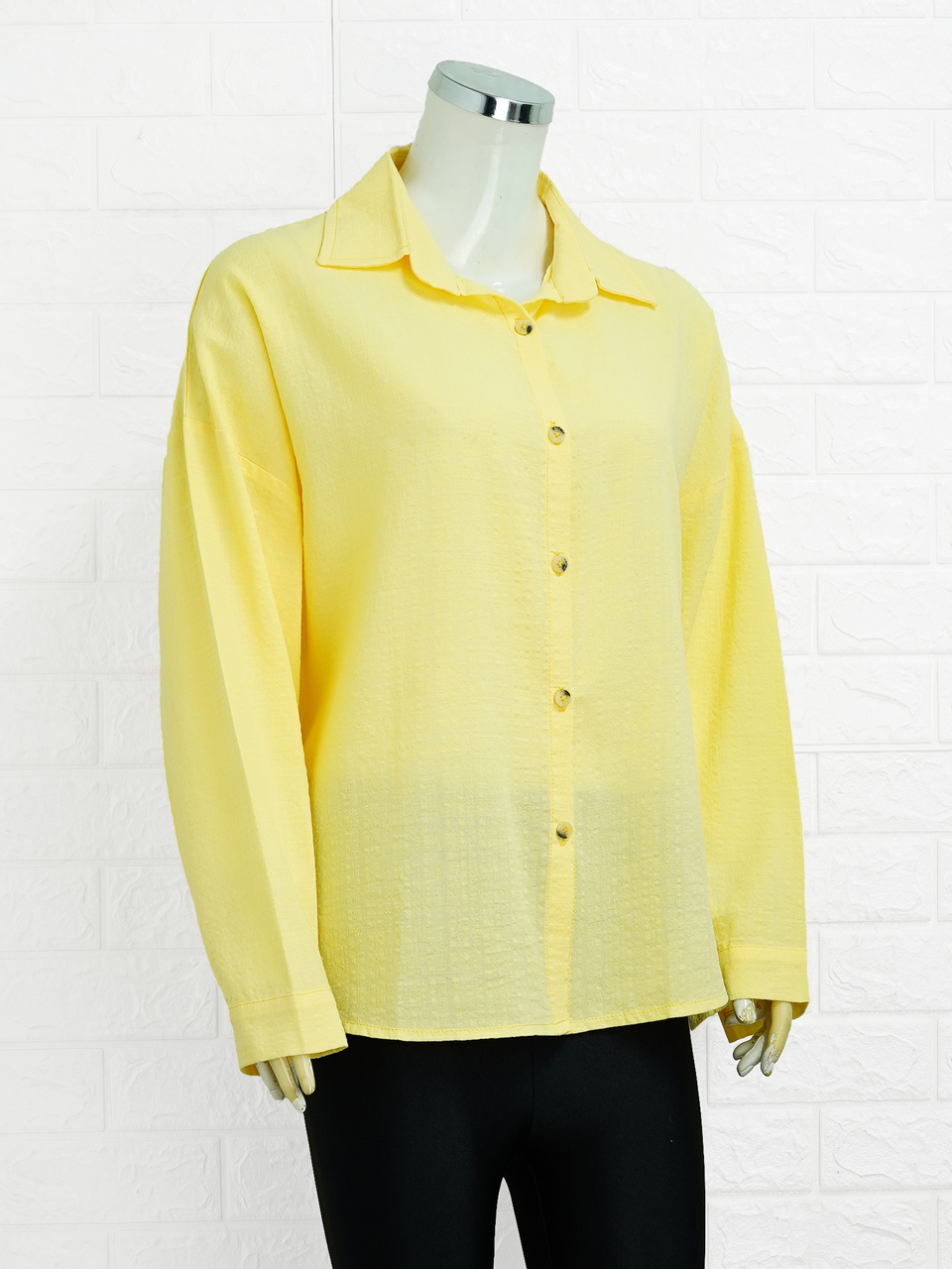 شومیز زنانه آستین بلند یقه دار زرد DQ1010